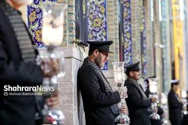 شام غریبان حسینی در حرم مطهر رضوی
