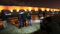 زاینده‌رود دوباره زنده شد | لحظه ورود آب به سی‌وسه پل اصفهان پس از خشکی طولانی + فیلم (۱۵ فروردین ۱۴۰۴)