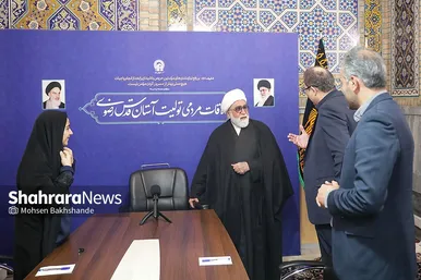 گزارش تصویری | دیدار تولیت آستان قدس رضوی با سارا دیدار بازیکن تیم ملی فوتبال ایران