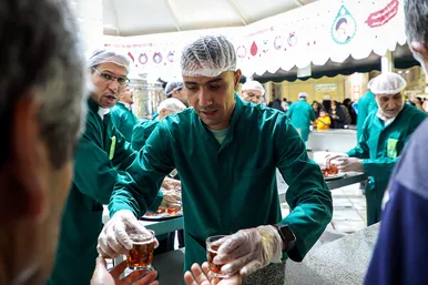عرض ارادت قهرمانان ورزش ایران در بارگاه منور رضوی