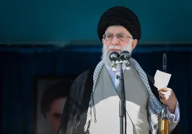 یادگاری از امام| روایتی از سالروز انتصاب آیت&zwnj;الله خامنه&zwnj;ای به امامت جمعه تهران+ ۱۰ خطبه تاریخی رهبر انقلاب
