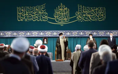 دیدار جمعی از مسئولان نظام و مهمانان شرکت کننده در کنفرانس وحدت اسلامی با رهبر معظم انقلاب