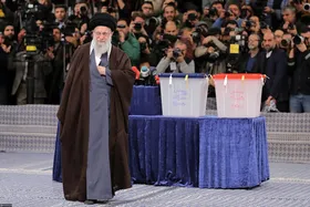 حضور رهبر معظم انقلاب در انتخابات مجلس شورای اسلامی و مجلس خبرگان رهبری