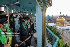 آیین نقاره نوازی حرم مطهر رضوی در آستانه میلاد امام رضا(ع)
