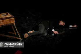 داور جشنواره تئاتر استانی: می&zwnj;شد جشنواره را حضوری برگزار کرد