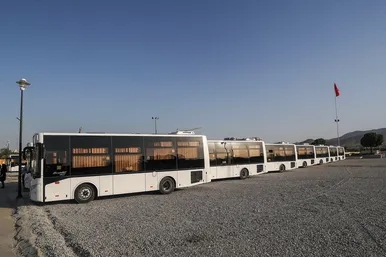 آیین رونمایی از 30 دستگاه میدل باس