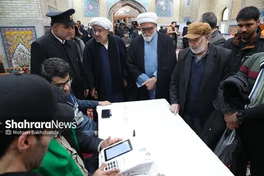 حضور مسئولان استان خراسان‌رضوی پای صندوق‌های رای