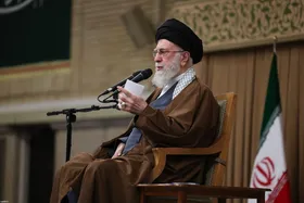 دیدار جمعی از دانش آموزان و دانشجویان با رهبر معظم انقلاب (۱۲ آبان ۱۴۰۴) | حضرت آیت&zwnj;الله خامنه&zwnj;ای: اختلاف جمهوری اسلامی و آمریکا یک اختلاف تاکتیکی نیست، یک اختلاف ذاتی است