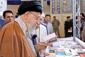 پادکست| رهبر شهید: والدین لازم است فرزندان خود را از کودکی با کتاب خواندن آشنا کنند