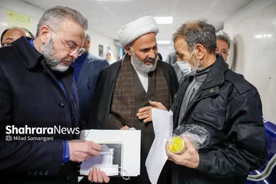گزارش تصویری | بازدید حجت‌الاسلام نصرالله پژمانفر، رییس کمیسیون اصل نود مجلس، از بیمارستان فارابی مشهد