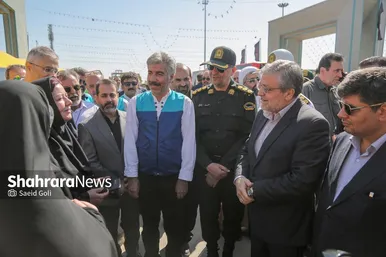 گزارش تصویری | رونمایی از ۸ دستگاه اتوبوس جدید و نوسازی و بهره‌برداری از ۴۹ دستگاه تاکسی ون در مشهد