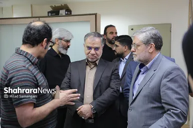 گزارش تصویری از بازدید عضو دفتر حفظ و نشر آثار رهبر معظم انقلاب اسلامی و شهردار مشهد مقدس از مؤسسه فرهنگی شهرآرا
