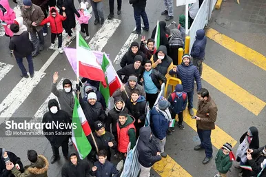 حضور باشکوه مردم مشهد در راهپیمایی ۲۲ بهمن -۳