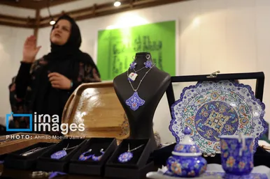 عکس‌هایی از کارگاه هنرهای تجسمی «ایران من»