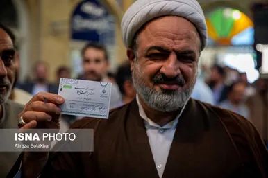عکس‌هایی از حضور چهره‌های سیاسی پای صندوق‌های رأی