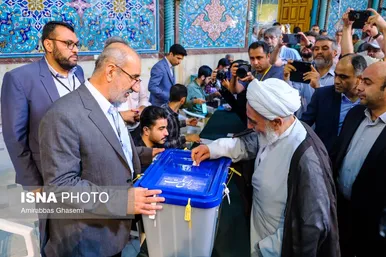 عکس‌هایی از حضور چهره‌های سیاسی پای صندوق‌های رأی