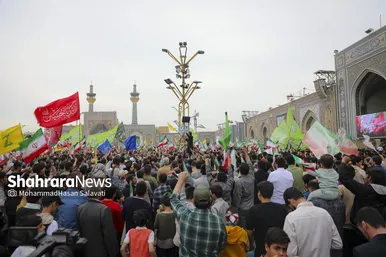 گزارش تصویری | اجتماع بزرگ «مشت‌های گره‌کرده» در حرم مطهر رضوی