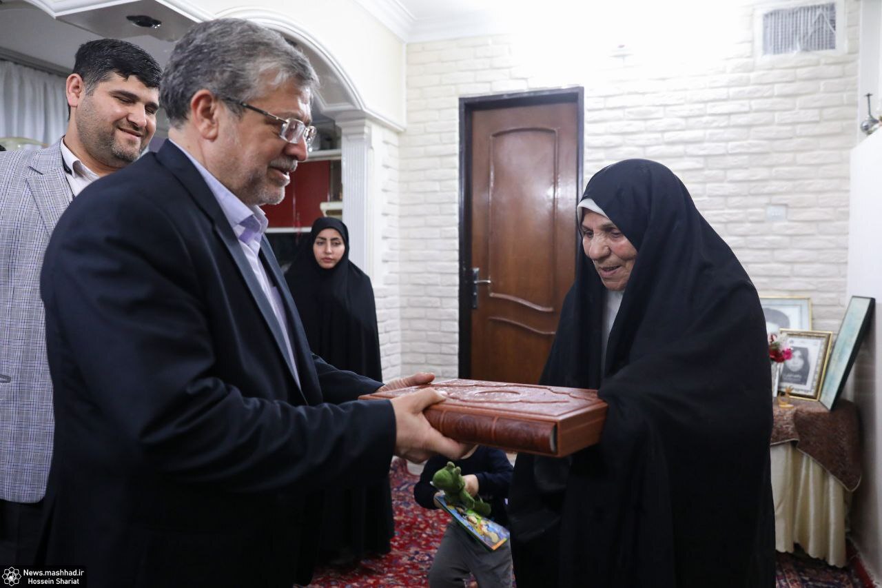 شهردار مشهد مقدس: اخلاق و رفتار شهدا بهترین الگو برای خدمت‌گزاری به مردم است