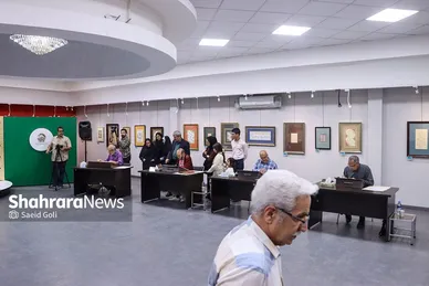 گزارش تصویری | رویداد هم‌نویسی «حصن حصین» با حضور استادان خوشنویسی مشهد در نگارخانه رضوان