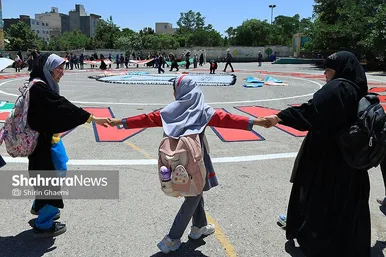 گزارش تصویری | درنا برای کودکان میناب