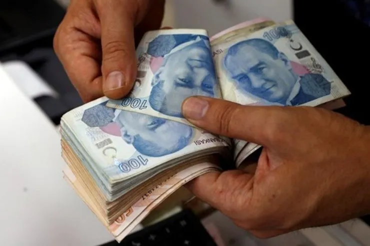 لیر ترکیه ریخت