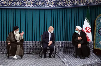 دیدار جمعی از مسئولان نظام و مهمانان شرکت کننده در کنفرانس وحدت اسلامی با رهبر معظم انقلاب