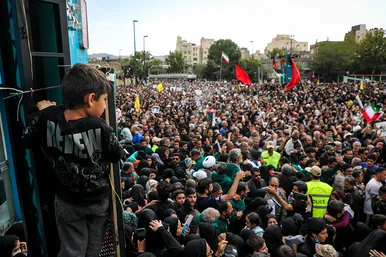 استقبال و تشییع پیکر رئیس‌جمهور و شهدای خدمت در مشهد - 4