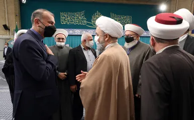 دیدار جمعی از مسئولان نظام و مهمانان شرکت کننده در کنفرانس وحدت اسلامی با رهبر معظم انقلاب
