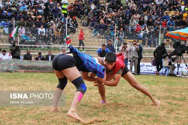 مسابقات کشتی با چوخه اسفراین