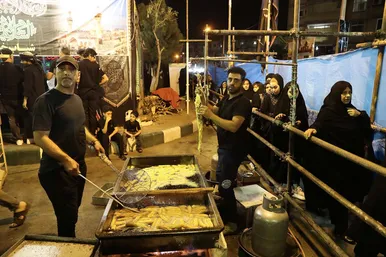 آیین سینی گردانی حضرت قاسم علیه السلام در شب هشتم محرم