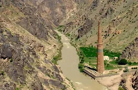 هشدارها درباره خطر فروریختن منار جام در ولایت غور افغانستان پس از وقوع سیل