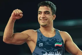 ویدئو| علیرضا دبیر هشدار داد؛ احمد جوان با هله&zwnj;هوله&zwnj;خوری از تیم ملی اخراج می&zwnj;شود!