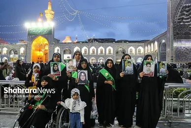 گزارش تصویری | بزرگداشت شهدای مدرسه شجره طیبه میناب در حرم مطهر رضوی