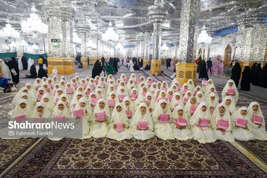 گزارش تصویری | جشن تکلیف دانش آموزان دختر مدارس غیر دولتی در حرم مطهر رضوی