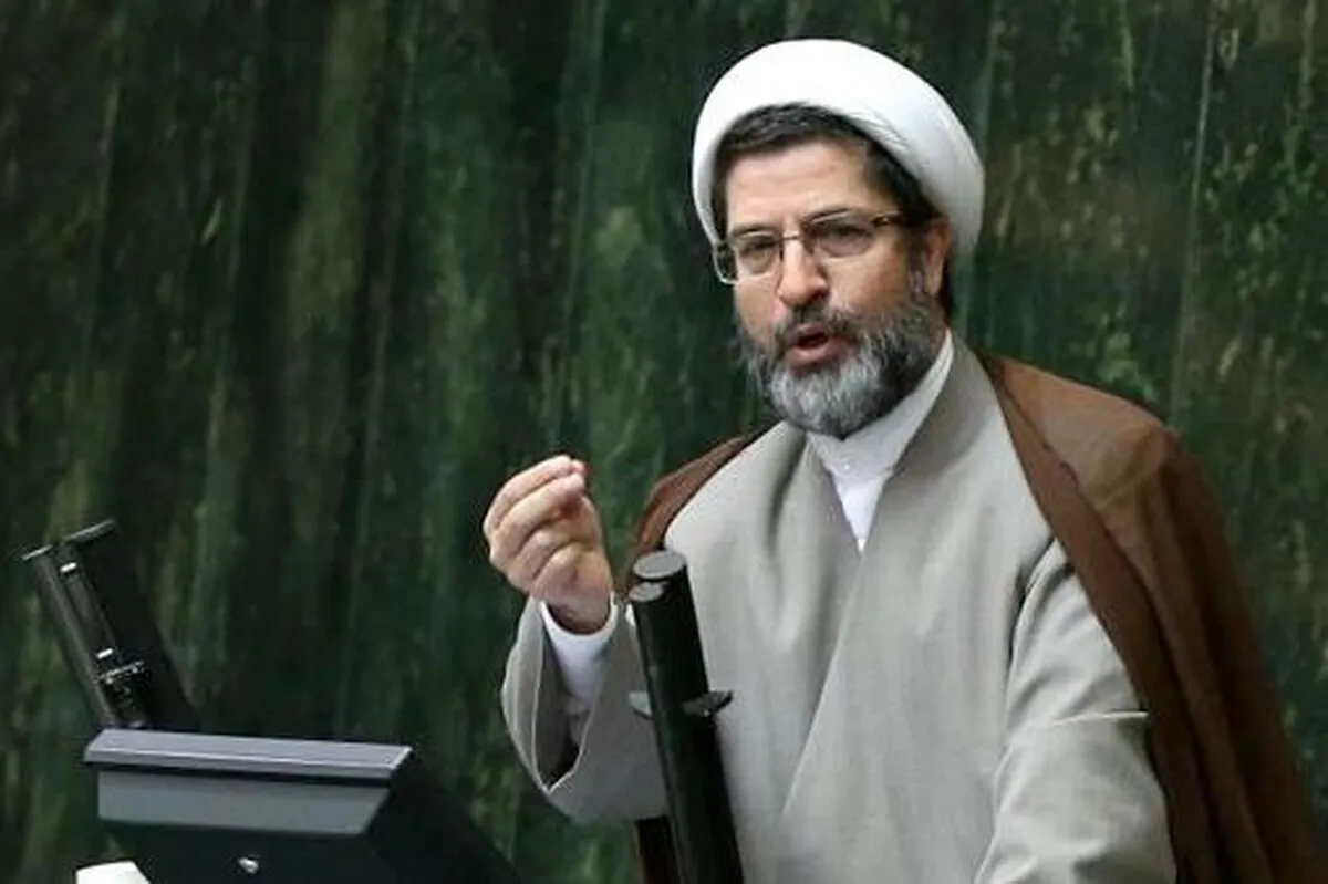 حسین‌زاده بحرینی: باید برای افرادی که سرمایه خود را از کشور خارج و ریال را به ارز تبدیل می‌کنند، تدبیر کرد