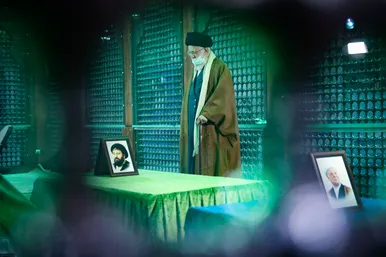 حضور رهبر معظم انقلاب در مرقد مطهر امام خمینی(ره) و گلزار شهیدان