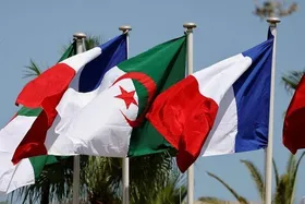 اخراج ۱۲ دیپلمات الجزایری از فرانسه