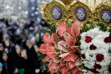 گزارش تصویری | گل آرایی ضریح مطهر حضرت معصومه(س) در قم