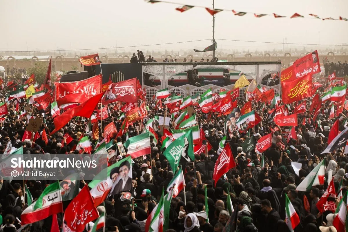 راه‌اندازی موکب فرهنگی و هنری کانون پرورش فکری خراسان رضوی ویژه مراسم تشییع رهبر شهید در مشهد | نمایش پرده نگار «پدر» در متروی مشهد