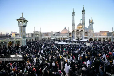 تحویل سال ۱۴۰۳ در حرم حضرت معصومه (س)