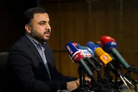 عیسی زارع پور: مردم تنها با پرداخت هزینه مودم می&zwnj;توانند به فیبر نوری دسترسی پیدا کنند