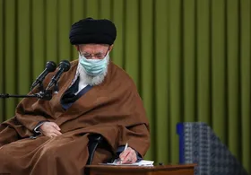 پاسخ رهبر انقلاب به نامه دانش&zwnj;آموزان دبیرستانی؛ &laquo;خود را برای هرچه بهتر ساختن ایران آماده کنید&raquo;+ عکس