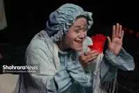 نمایش انگلیسی «On A Perfect Sad DAY‌»؛ تجربه‌ای نو و جدید برای این روزهای تئاتر مشهد