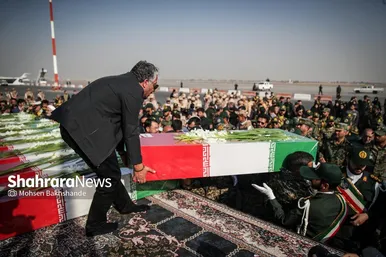 گزارش تصویری | مراسم استقبال از پیکر ۱۳ شهید گمنام دفاع مقدس در مشهد