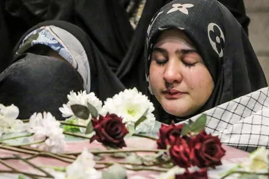 تشییع شهید گمنام در جمع دختران مدرسه امام رضا(ع)