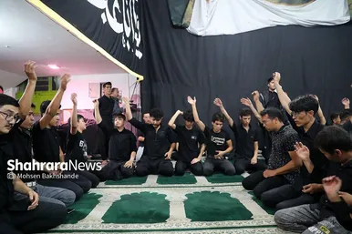 عکس‌هایی از مراسم علم کشیِ مهاجران افغانستانی در گلشهر مشهد