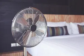 به این دلایل مهم شب&zwnj;ها از پنکه استفاده نکنید