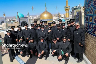 مراسم تعویض پرچم گنبد و پوش ضریح حرم مطهر ثامن الحجج (ع)