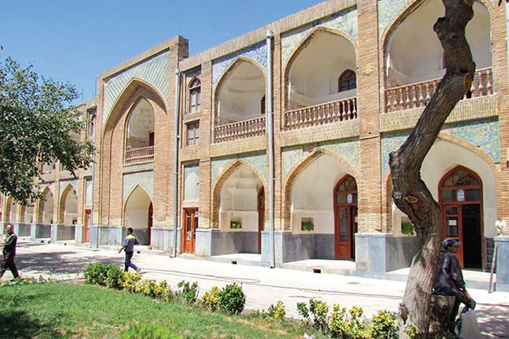 مدرسه سیصدوشصت‌وچهار ساله مشهد
