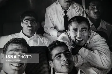 گزارش تصویری | رونمایی از شلوار پهلوانی و آلبوم شخصی جهان‌پهلوان غلامرضا تختی در کاخ مرمر تهران (۱۸ دی ۱۴۰۳)